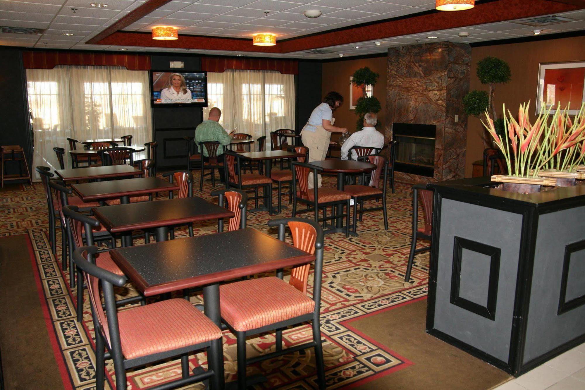 Hampton Inn Indianapolis-Sw-Plainfield Restaurant photo